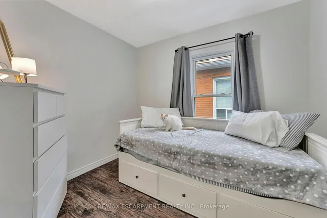 Additional image 10 of 65 Connaught Ave