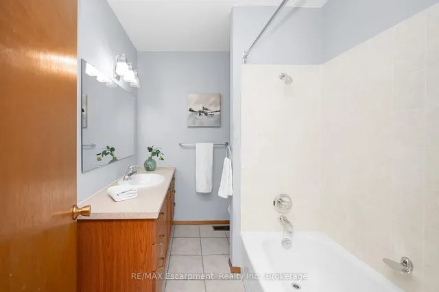 Additional image 14 of 249 Montmorency Dr