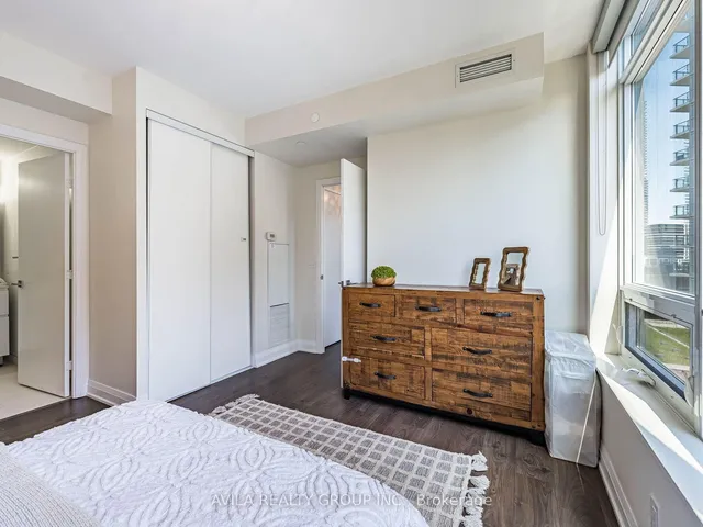 Additional image 26 of 36 Park Lawn Rd Unit 410