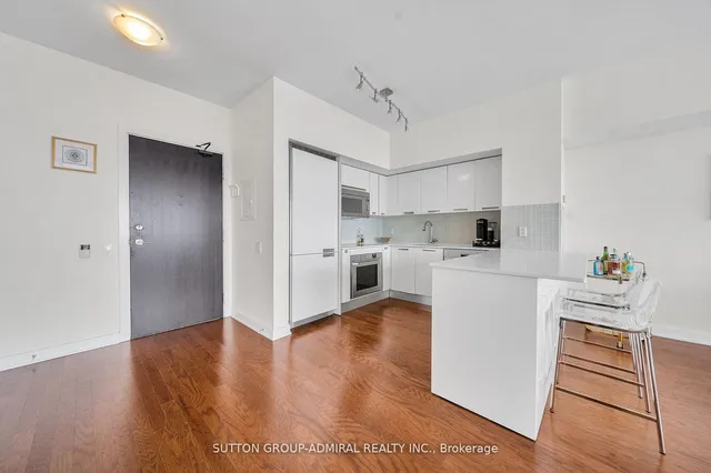 Additional image 15 of 33 Charles St Unit 3306