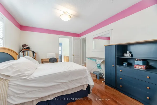 Additional image 29 of 18 Armani Lane