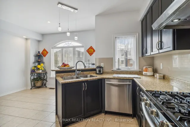 Additional image 18 of 33 Pidgeon St