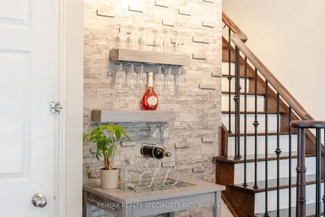 Additional image 19 of 383 Queen Mary Dr