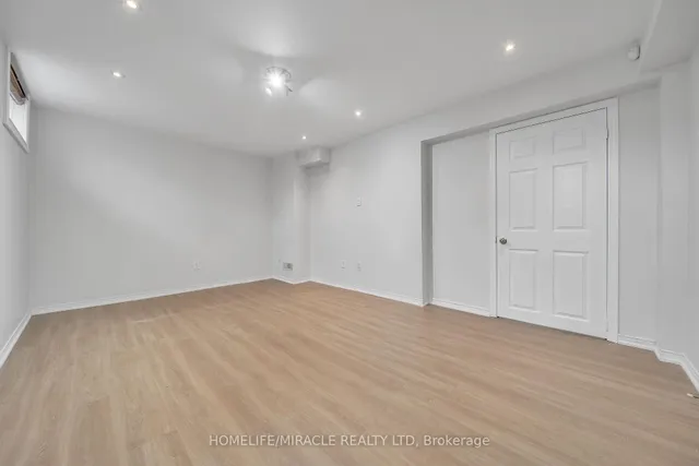 Additional image 40 of 93 Crystal Glen Cres