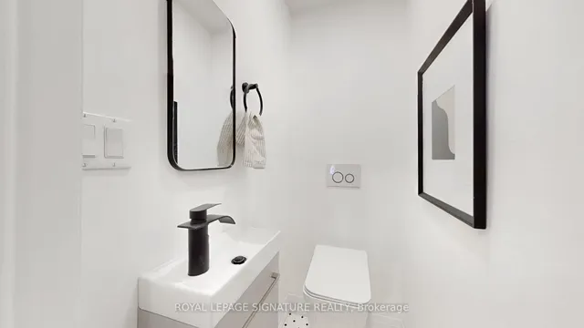 Additional image 12 of 914 Broadview Ave