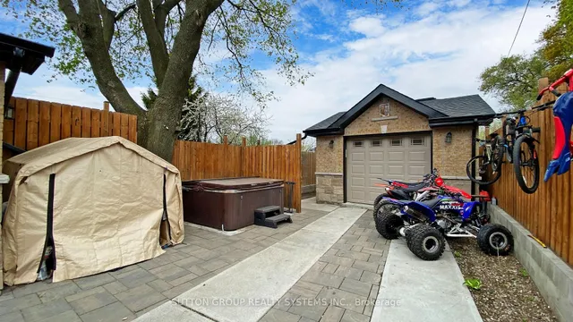 Additional image 18 of 48 Bicknell Ave