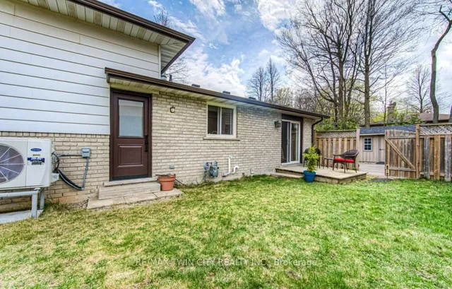 Additional image 41 of 111 Martinglen Cres