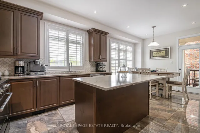 Additional image 18 of 29 Provost Tr