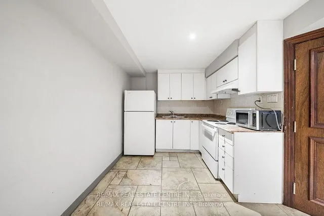 Additional image 33 of 49 Hollowgrove Blvd