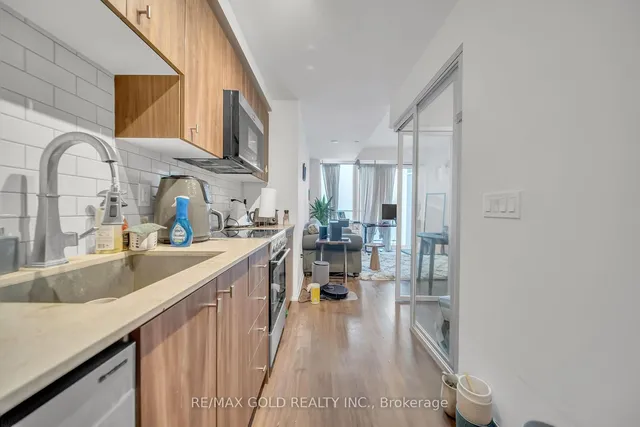 Additional image 10 of 15 Wellington St Unit 2905