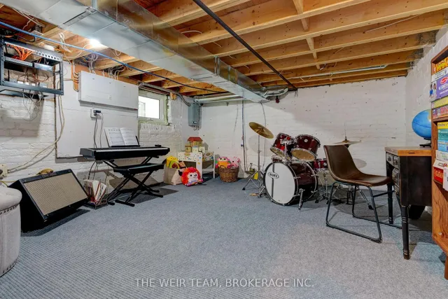 Additional image 35 of 1141 Woodbine Ave