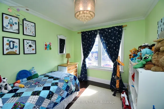 Additional image 28 of 45 Maplewood Ave