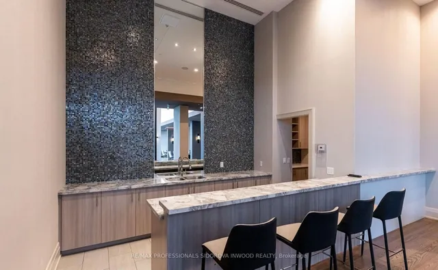 Additional image 35 of 460 Adelaide St Unit 102