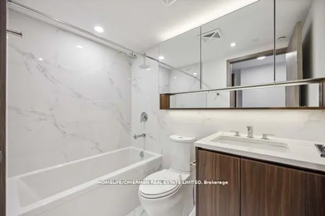 Additional image 4 of 38 Widmer St Unit 3907