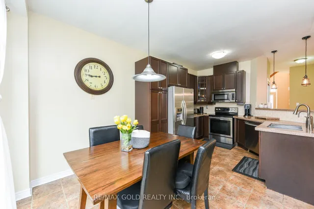 Additional image 19 of 35 Amaranth Cres