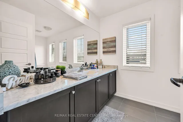 Additional image 28 of 18 Scarletwood St