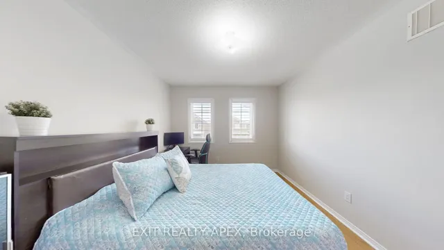 Additional image 27 of 77 Commodore Dr