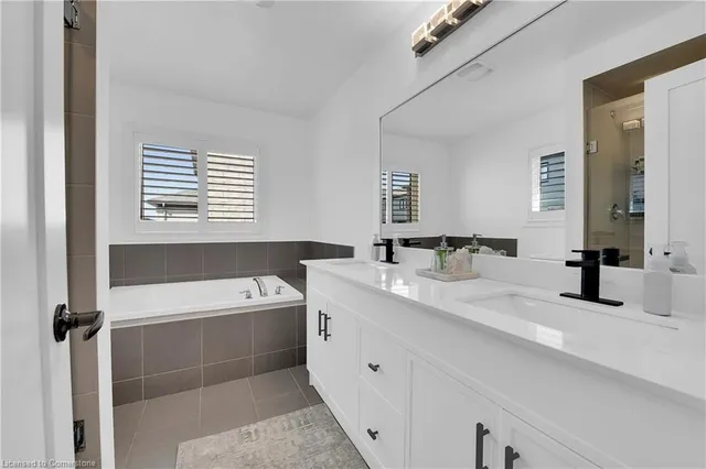 Additional image 36 of 72 Aldgate Avenue Ave
