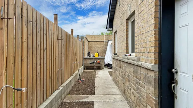 Additional image 20 of 48 Bicknell Ave