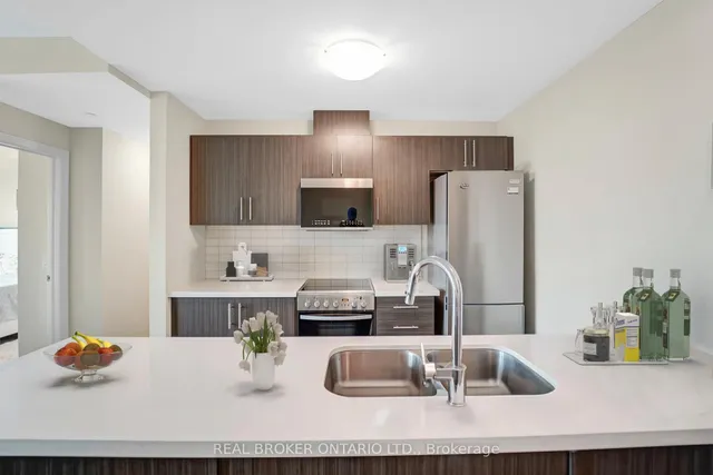 Additional image 6 of 2750 King St Unit 505