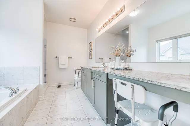 Additional image 24 of 33 Ezra Cres