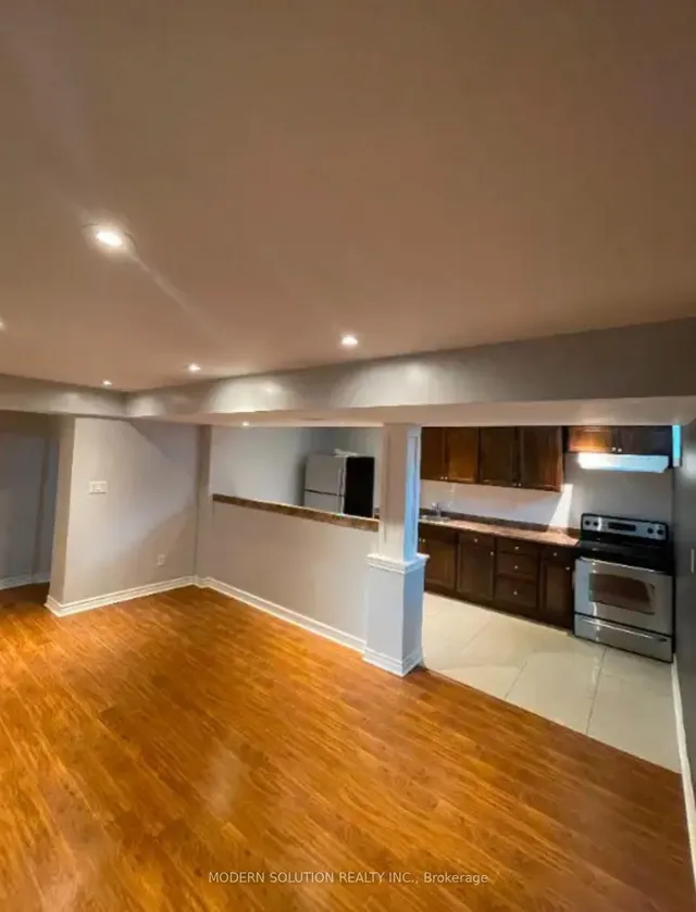 Additional image 16 of 31 Silver Willow Tr