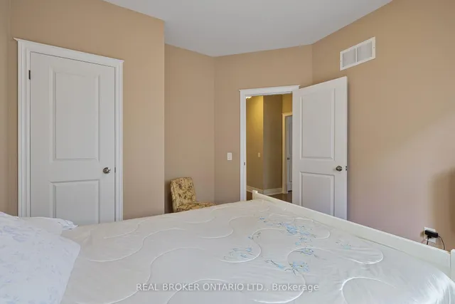 Additional image 26 of 28 Hampton Springs Dr