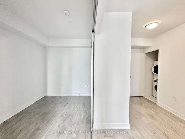 Additional image 18 of 27 Bathurst St Unit 509W