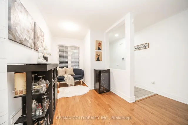 Additional image 2 of 36 Roxton Cres