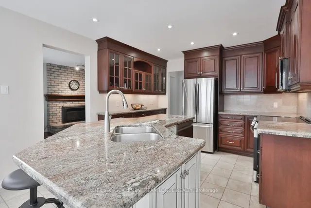 Additional image 15 of 2223 VISTA Dr