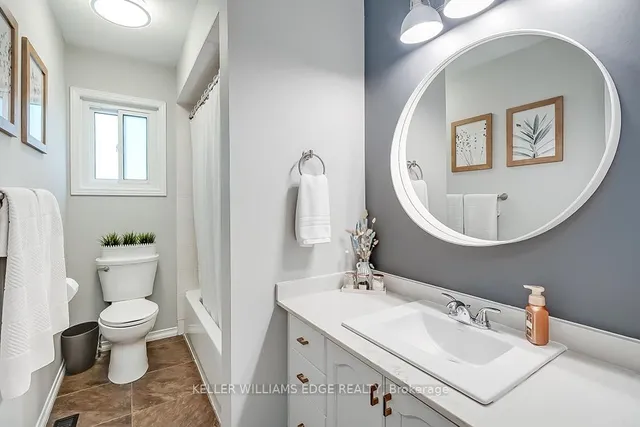 Additional image 29 of 58 Laurendale Ave