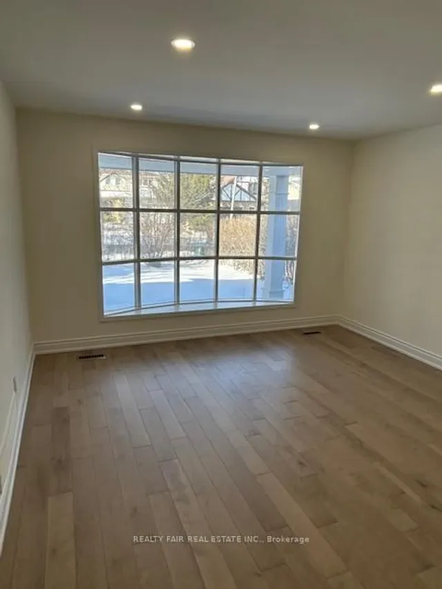 Additional image 4 of 7 Whitehorn Cres