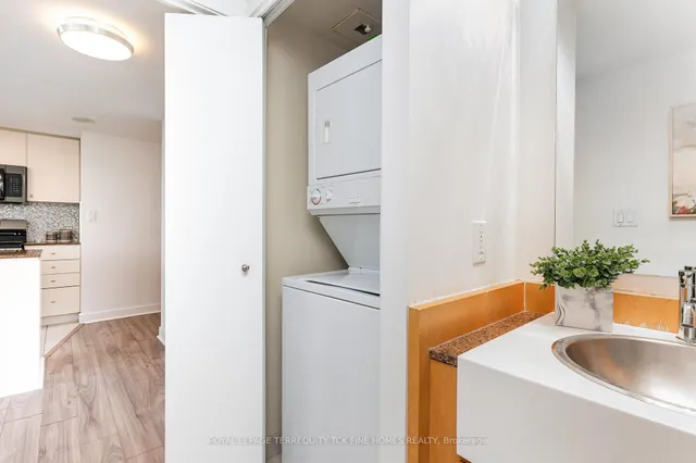 Additional image 26 of 35 Mariner Terr Unit 5303