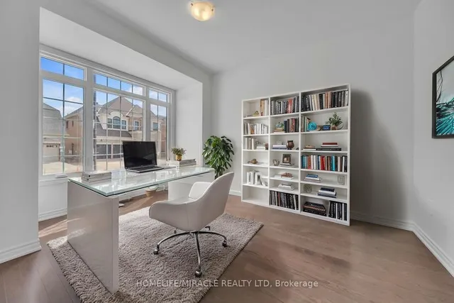 Additional image 4 of 1536 Buttercup Crt