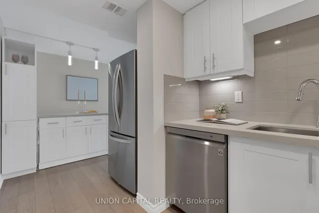 Additional image 22 of 61 Main St Unit 203