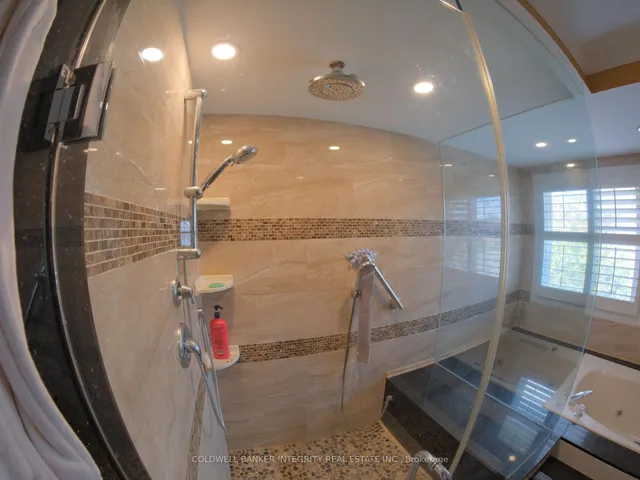 Additional image 4 of 2814 Guilford Cres