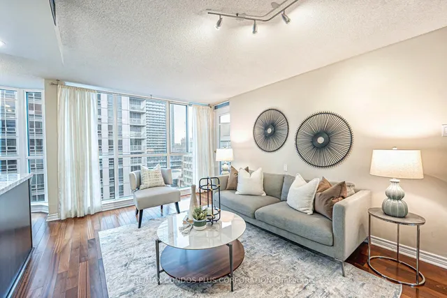 736 Bay St Unit 1810