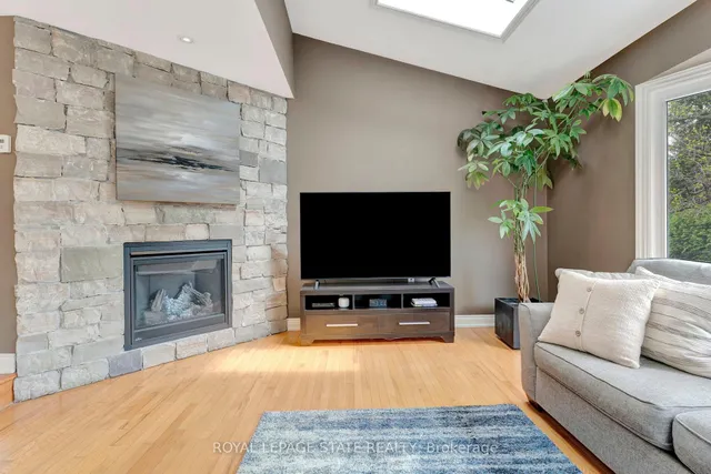 Additional image 19 of 660 Highvalley Rd