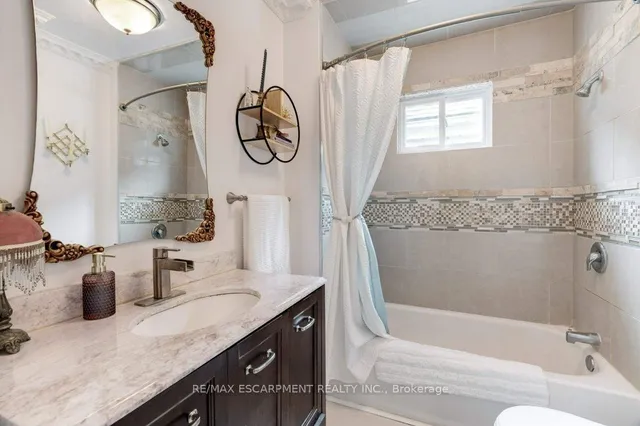 Additional image 23 of 89 Albany Ave