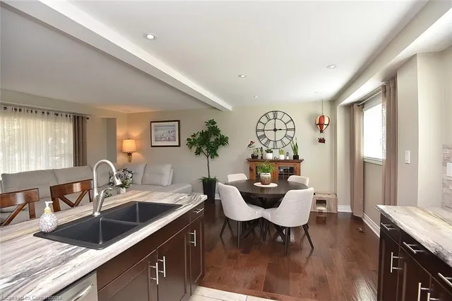 Additional image 16 of 272 Birchcliffe Cres