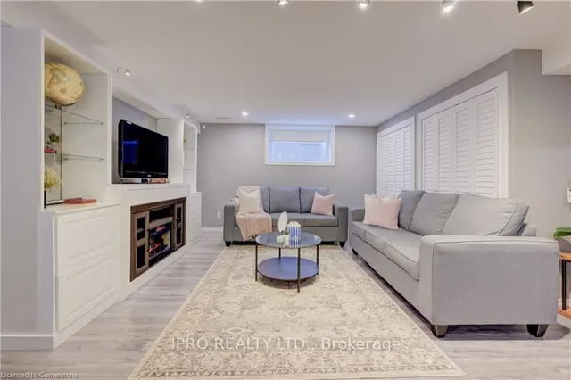 Additional image 36 of 298 Tremaine Cres