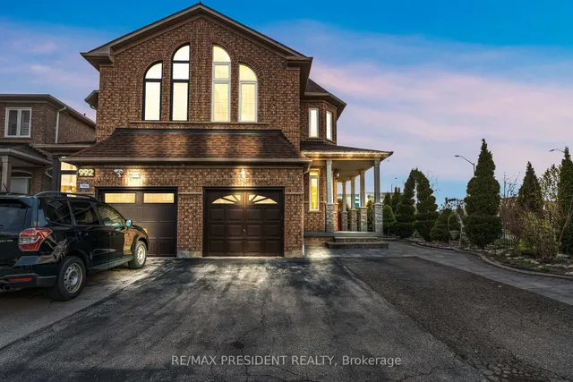 994 Ledbury Cres
