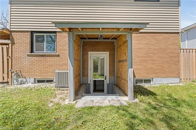 Additional image 34 of 879 Upper Sherman Ave