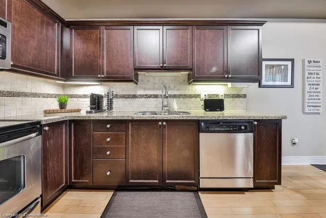 Additional image 10 of 540 Guelph Line Unit 4
