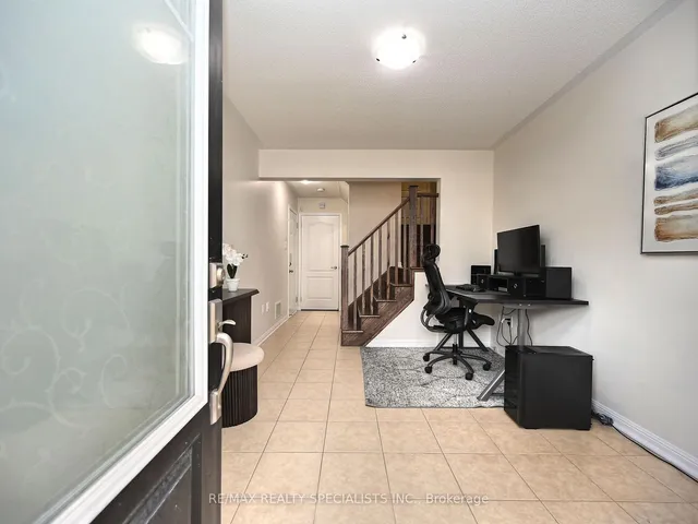 Additional image 4 of 82 Suitor Crt