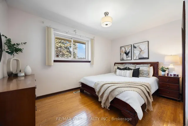 Additional image 15 of 588 Hyacinthe Blvd