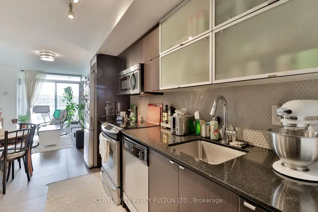 Additional image 7 of 170 Fort York Blvd Unit 201