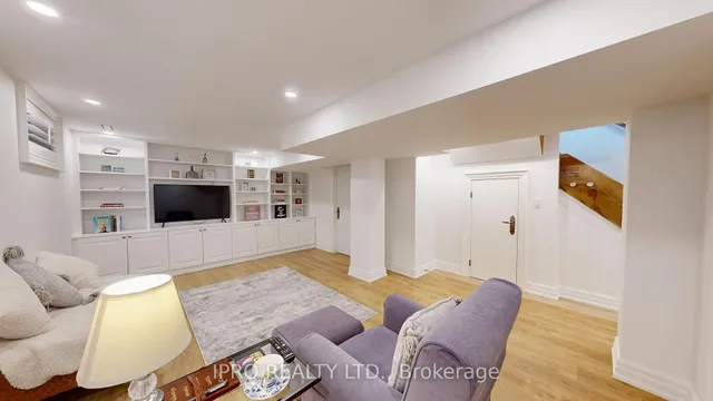 Additional image 23 of 98 Poyntz Ave