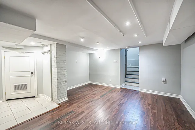 Additional image 27 of 712 Gladstone Ave