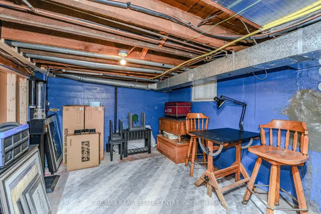 Additional image 38 of 14 Royce Ave